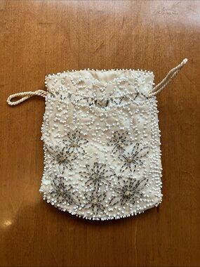 Beaded Cream Floral Drawstring Wristlet